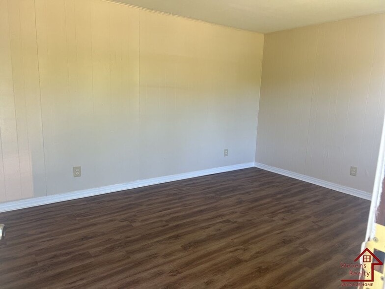 Building Photo - 1228 Pleasant View Dr