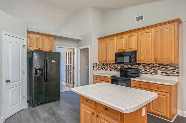 Building Photo - 654 Territory Ln