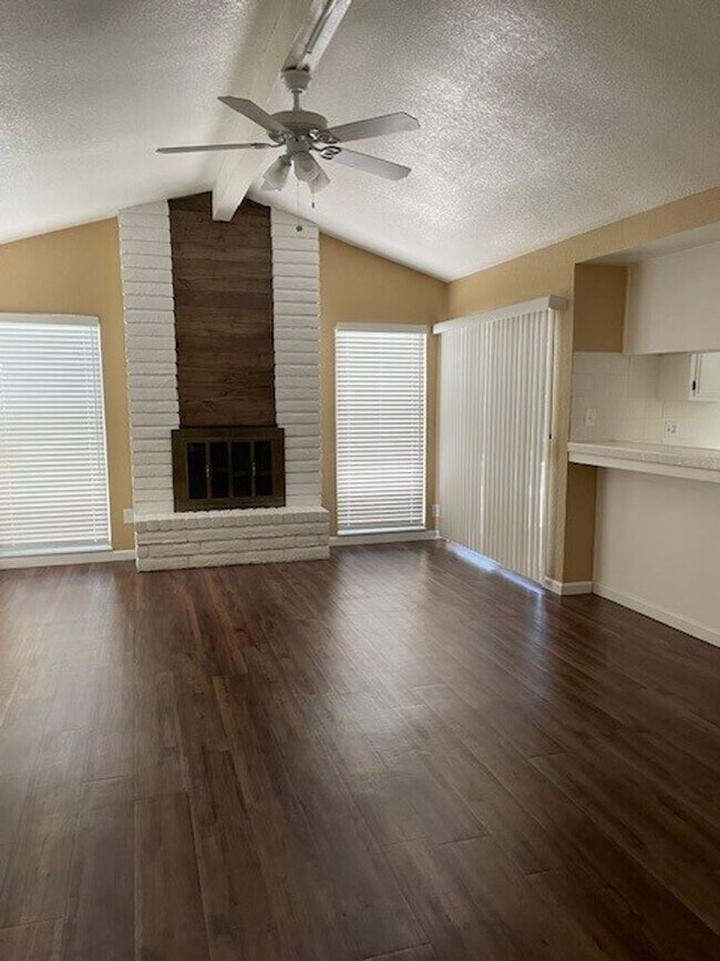 Building Photo - Lease Your Dream Home in the Country!