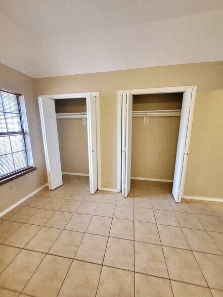 Building Photo - 2401 S Jackson Rd