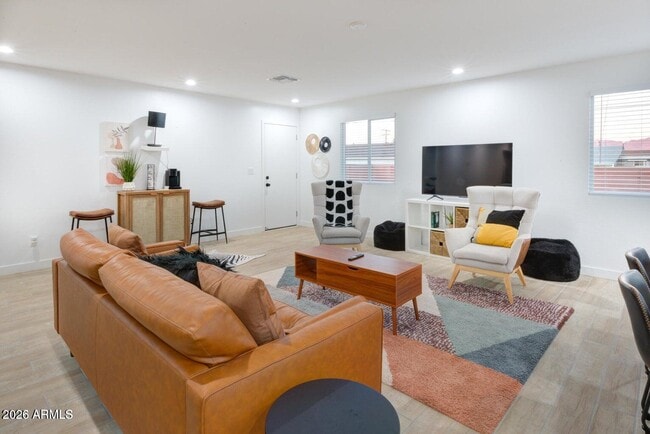 Building Photo - 341 S Mountain Rd