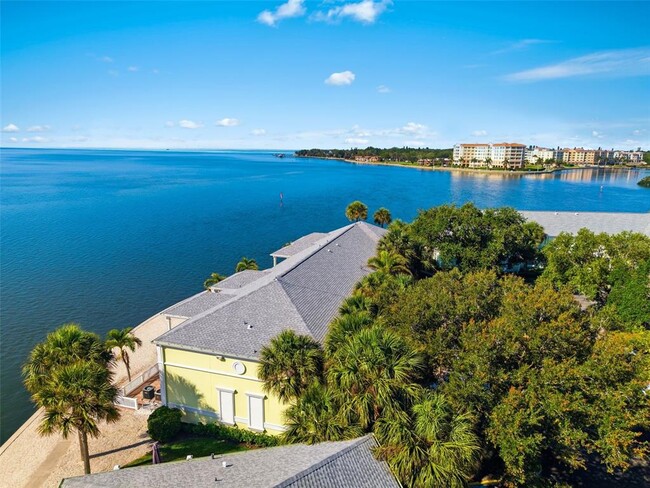 Building Photo - 5280 Coquina Key Dr SE