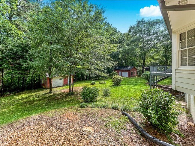 Building Photo - 4239 Pinetree Dr