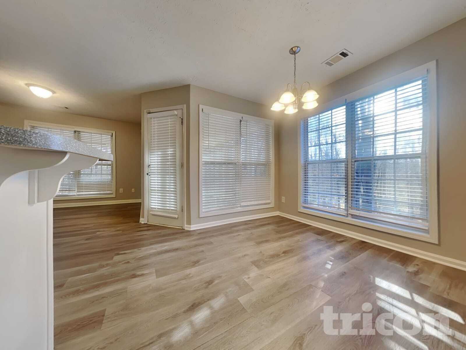 Building Photo - 3021 Tennyson Dr