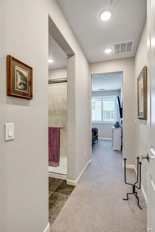 Building Photo - 327 Pear Tree Ln