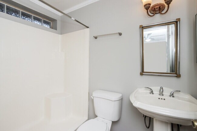 Building Photo - 108 Osceola Ave