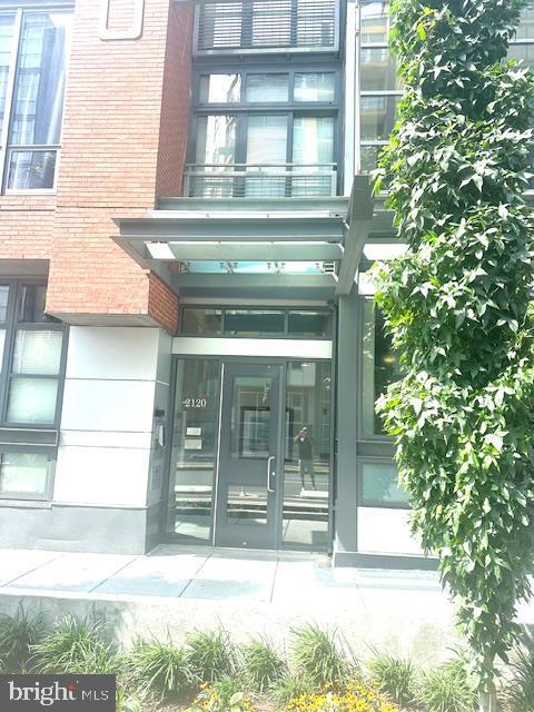 Building Photo - 2120 Vermont Ave NW