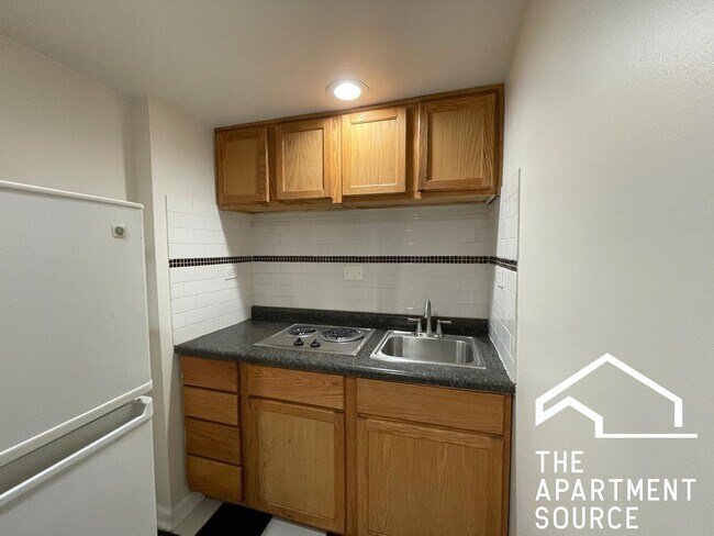 Building Photo - 2230 N Lockwood Ave