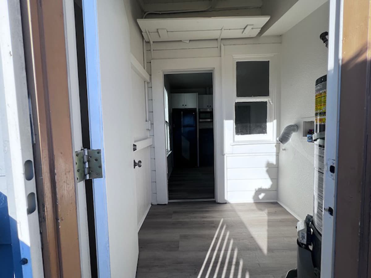 Building Photo - 709 32nd St