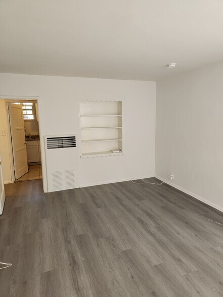 Living room - 2183 W 27th St