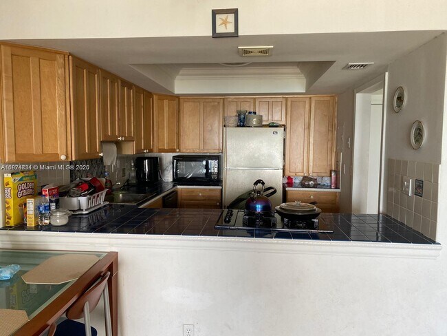 Building Photo - 2030 S Ocean Dr