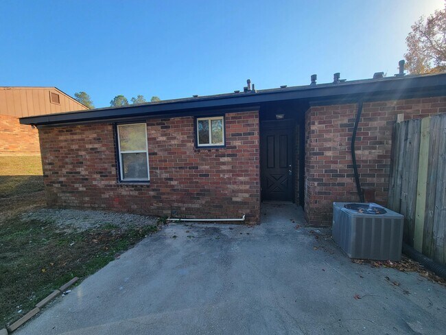 Building Photo - 4609 Renee St