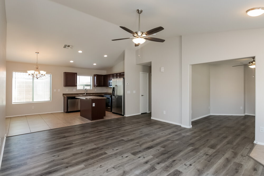 Building Photo - 1658 E Shari St