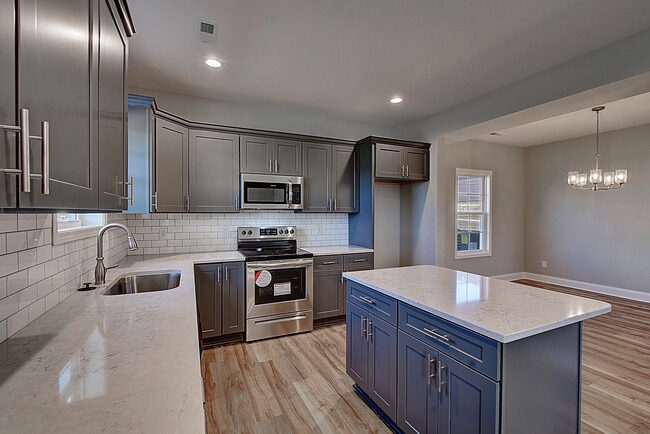 Building Photo - 330 Pauline Ingle Dr