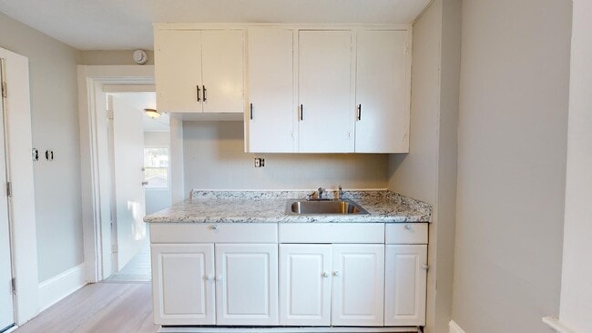 Building Photo - 1371 W 85th St