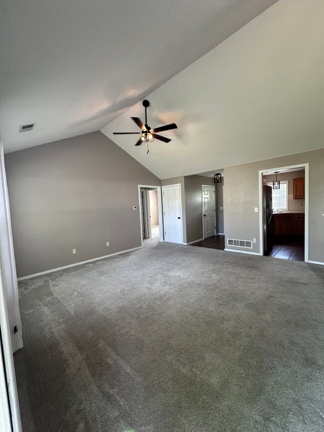 Building Photo - Spacious Home in Prime Manhattan Location ...