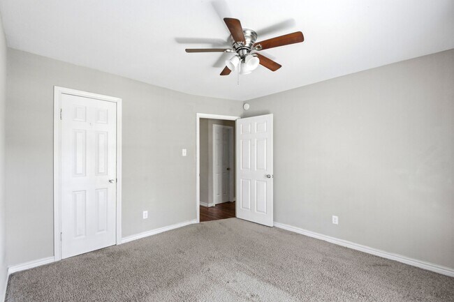 Building Photo - 25302 Friar Lake Ln