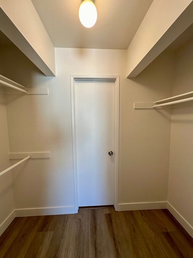 Building Photo - For rent I! Beautiful  2 Bed, 2 Bath Condo-Complex at La Costa