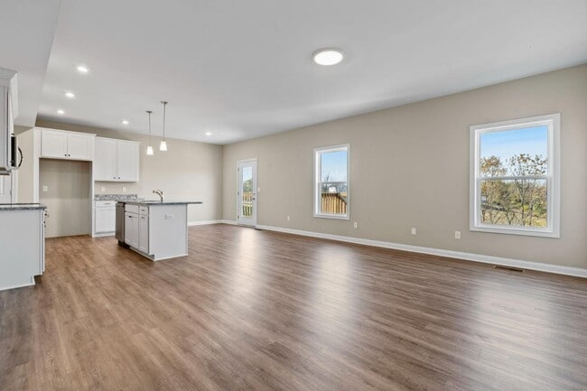 Building Photo - 905 Camden Ct