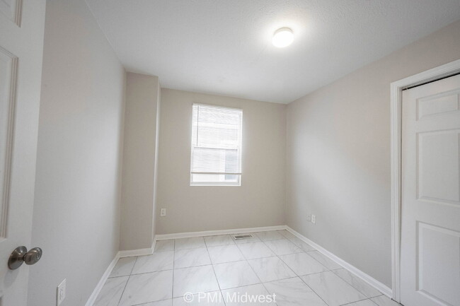 Building Photo - "Charming 2-Bedroom Apartment in Indianapo...