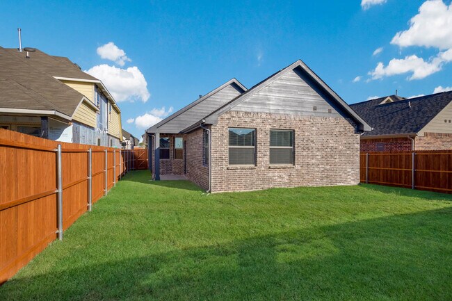 Building Photo - 3940 Mercedes Bend