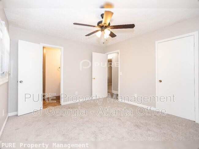 Building Photo - 2895 Lakemont Pl SW