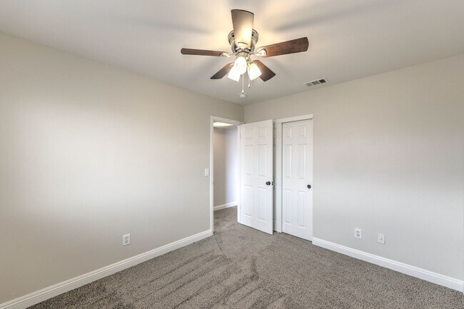 Building Photo - Newly Updated 4Bed/2Bath/2Car- residence located in NW Las Vegas community with NO HOA!