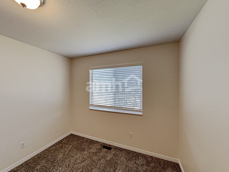 Building Photo - 4833 S 3575 W