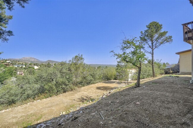 Building Photo - 3 Bedroom, 2 Bath Home with Views in Prescott!