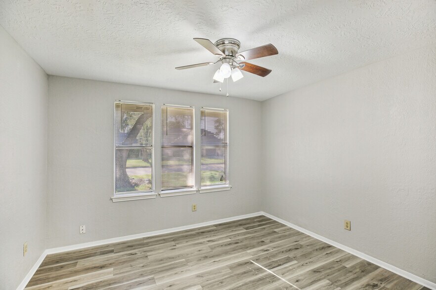 Building Photo - 3715 Wells Mark Dr