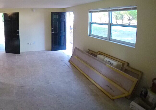 Building Photo - 402 W Lutz Lake Fern Rd