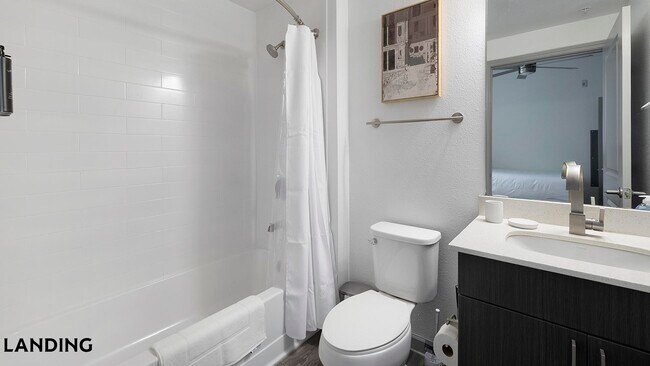 Building Photo - 1001 S Center St