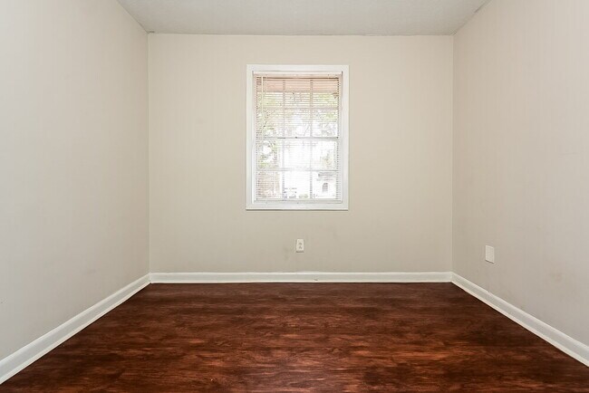 Building Photo - 246 Bellwood Ln