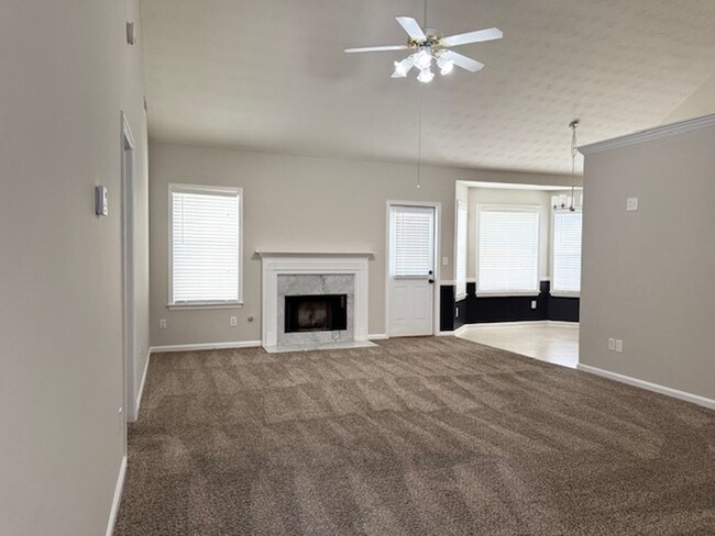 Building Photo - Beautiful 3 BR / 2 Bath Ranch in Hampton!