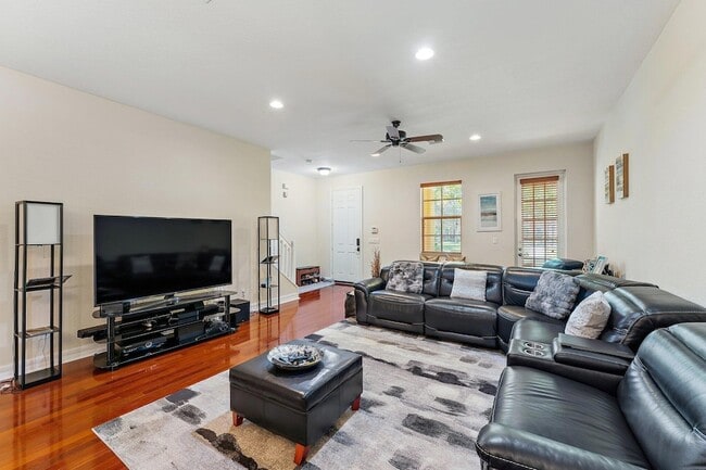 Building Photo - 150 Lismore Ln