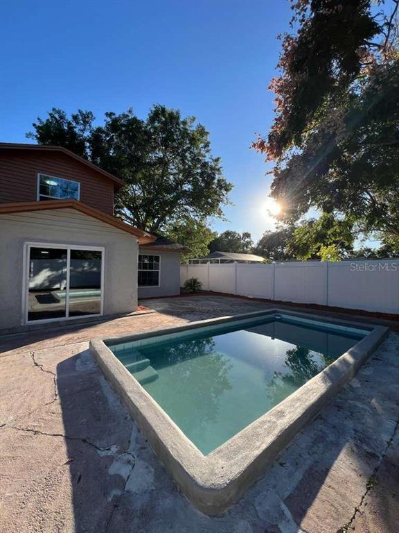 Building Photo - 1731 Ave C NE