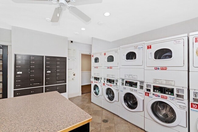 Building Photo - 62 Queensberry St