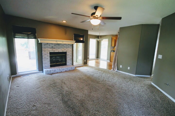 Gas Fireplace Living Room, Main Floor - 9505 NW 86th Ter