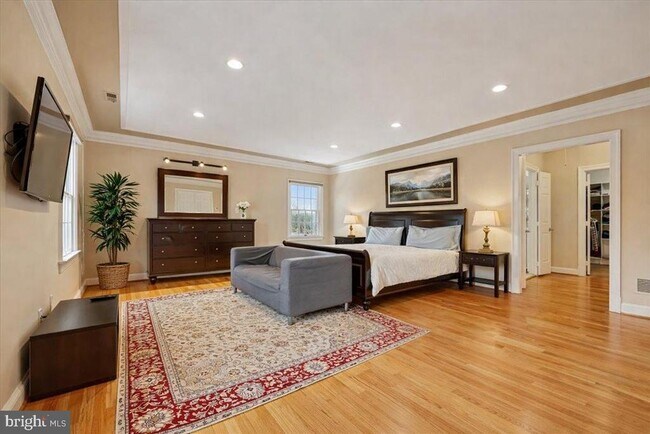 Building Photo - 9917 Kendale Rd