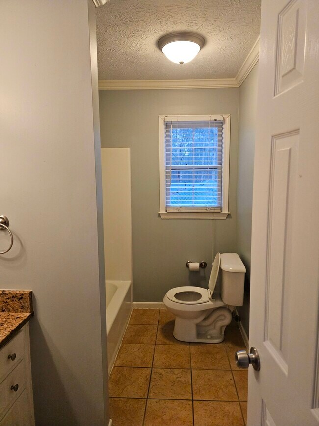 Building Photo - 270 Huckleberry Ln