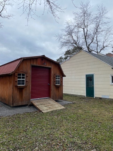 Building Photo - 9105 Main St