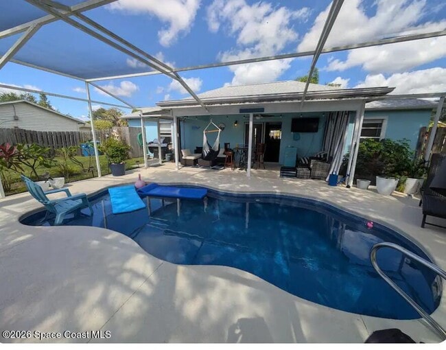 Building Photo - 700 Pampas St NW