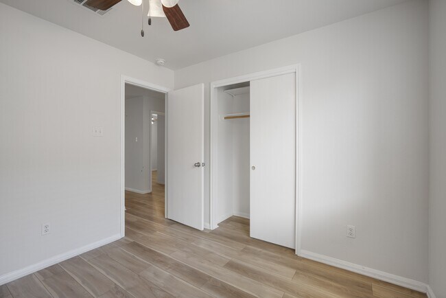 Building Photo - 903 Haynes Dr