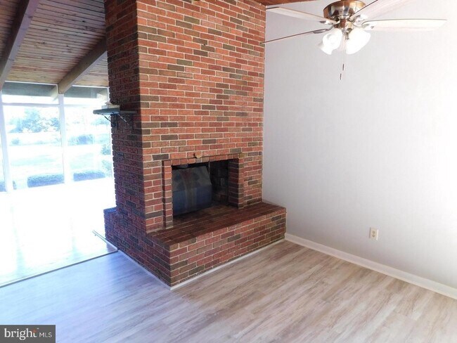Building Photo - 1242 S Governors Ave