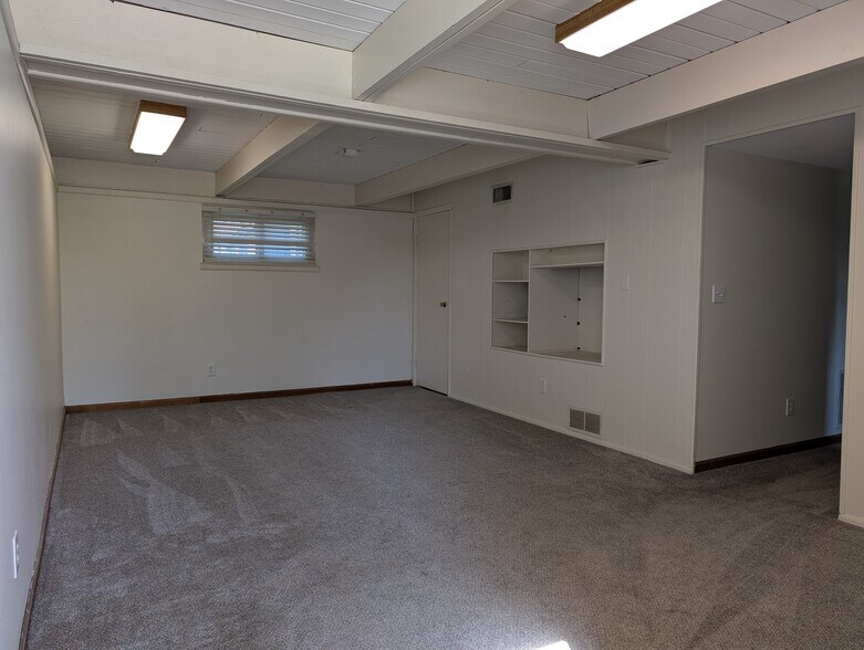 Lower level living room - 3728 Capistrano way