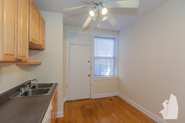 Building Photo - 0 bedroom in Chicago IL 60657