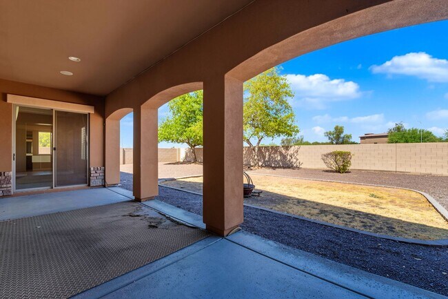 Building Photo - Welcome to this inviting Phoenix Rental - Available!