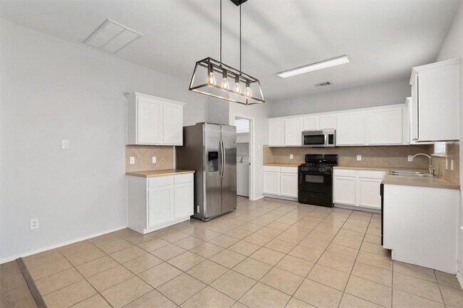 Building Photo - 2277 Green Meadows Ln