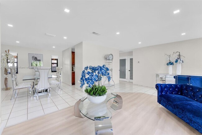 Building Photo - 1417 SW 139th Ave