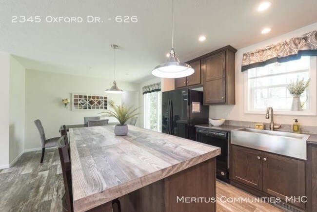 Building Photo - 3 bedroom in Indianapolis IN 46234